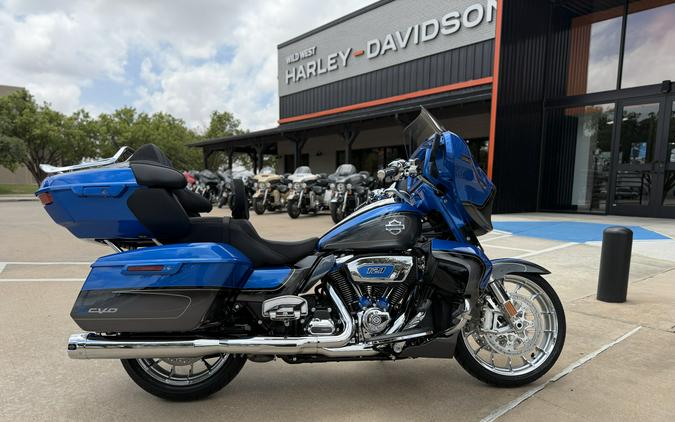 2026 Harley-Davidson® CVO Street Glide Limited Electric Coast CVO Two-Tone