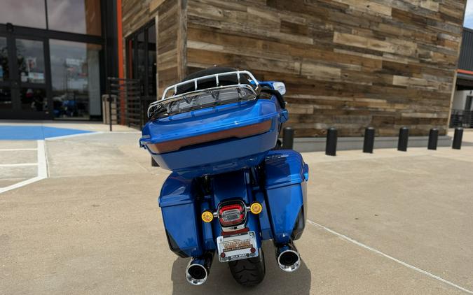 2026 Harley-Davidson® CVO Street Glide Limited Electric Coast CVO Two-Tone