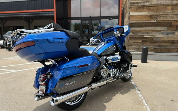 2026 Harley-Davidson® CVO Street Glide Limited Electric Coast CVO Two-Tone