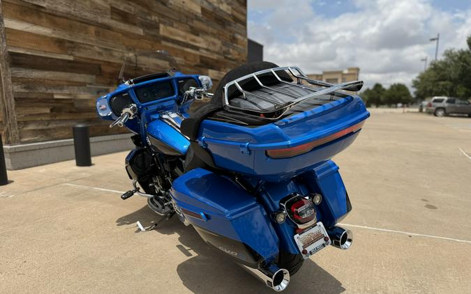 2026 Harley-Davidson® CVO Street Glide Limited Electric Coast CVO Two-Tone