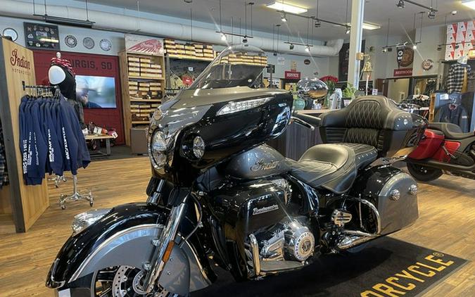 2025 Indian Roadmaster Black Metallic/Heavy Metal