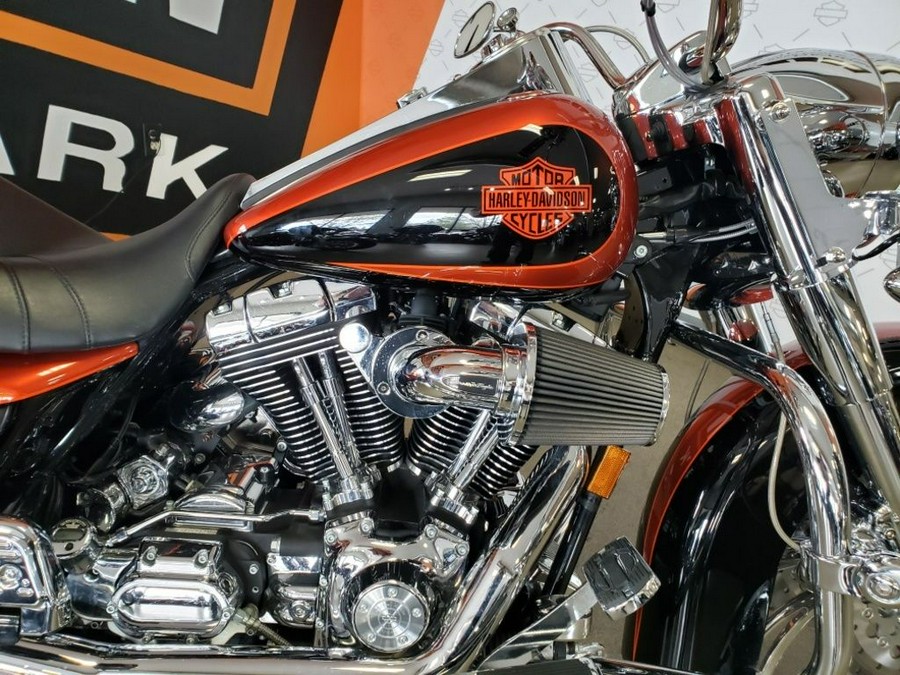 2005 Harley-Davidson FLHRCI - Road King Classic Custom