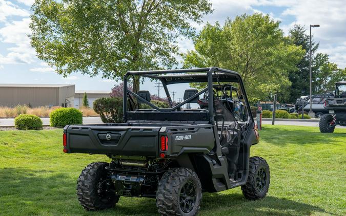 2024 Can-Am™ Defender DPS HD9