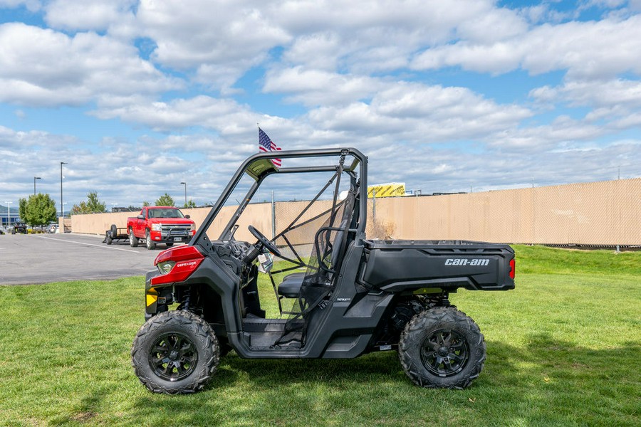 2024 Can-Am™ Defender DPS HD9