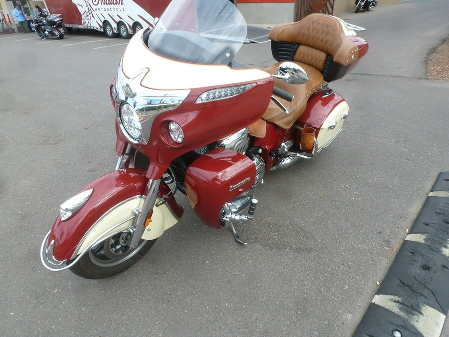 2016 Indian Motorcycle® Roadmaster® Indian Motorcycle Red and Ivory Cream