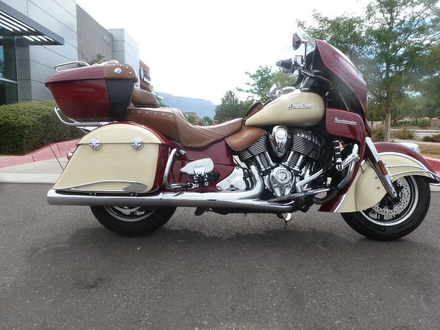 2016 Indian Motorcycle® Roadmaster® Indian Motorcycle Red and Ivory Cream