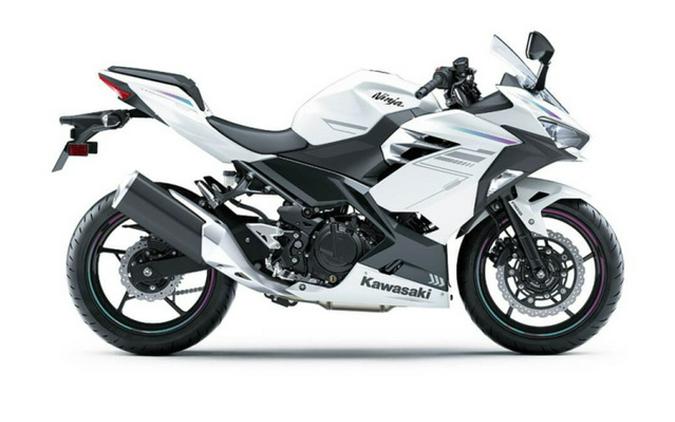 2023 Kawasaki Ninja 400 Pearl Blizzard WhiteMetallic Carbon Gray