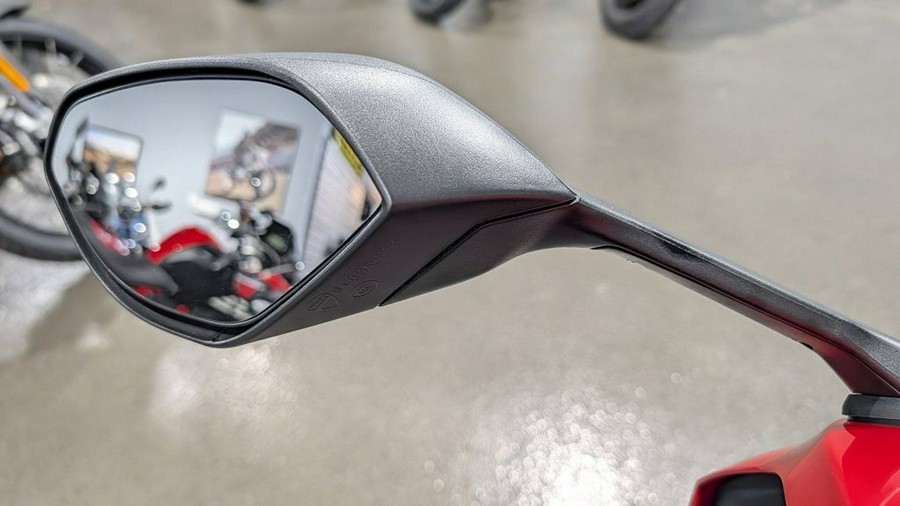 2025 Ducati PAN V2 S 890