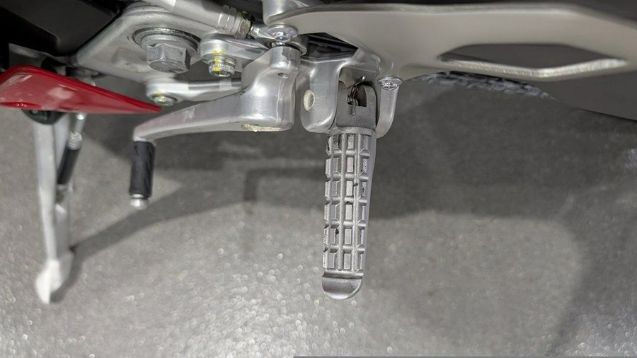 2025 Ducati PAN V2 S 890