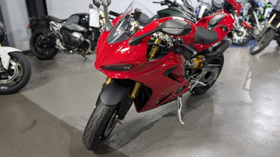 2025 Ducati PAN V2 S 890