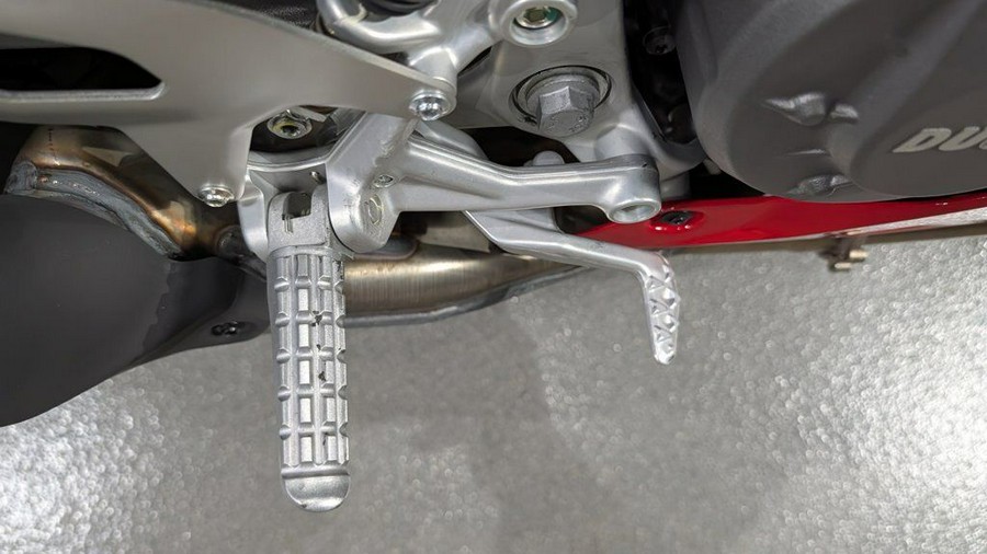 2025 Ducati PAN V2 S 890