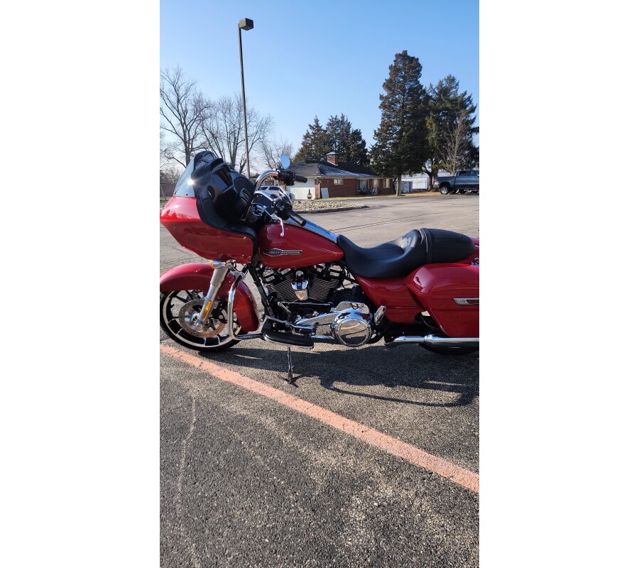 2023 Harley-Davidson Road Glide Redline Red