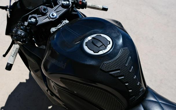 2024 KAWASAKI NINJA ZX6R BASE