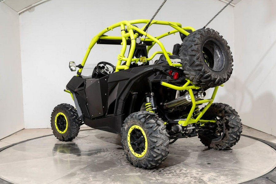 2015 Can-Am® Maverick™ X® ds 1000R Turbo Carbon Black & Manta Green