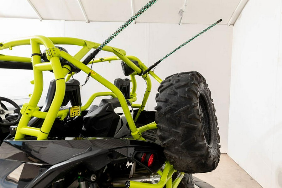 2015 Can-Am® Maverick™ X® ds 1000R Turbo Carbon Black & Manta Green