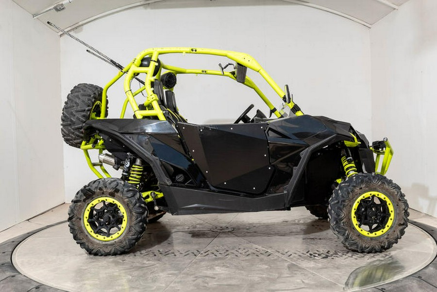 2015 Can-Am® Maverick™ X® ds 1000R Turbo Carbon Black & Manta Green