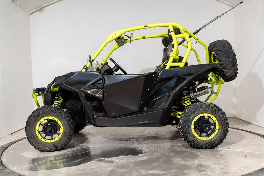 2015 Can-Am® Maverick™ X® ds 1000R Turbo Carbon Black & Manta Green