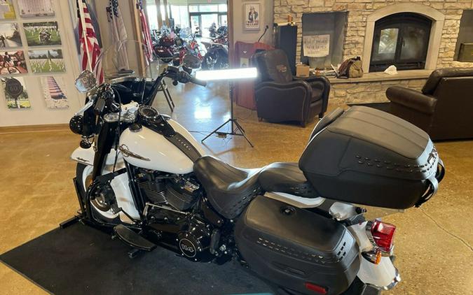 2018 Harley-Davidson FLHCS - Softail Heritage Classic 114