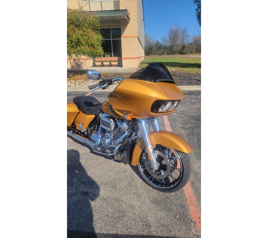 2023 Harley-Davidson Road Glide Special Prospect Gold – Chrome Finish