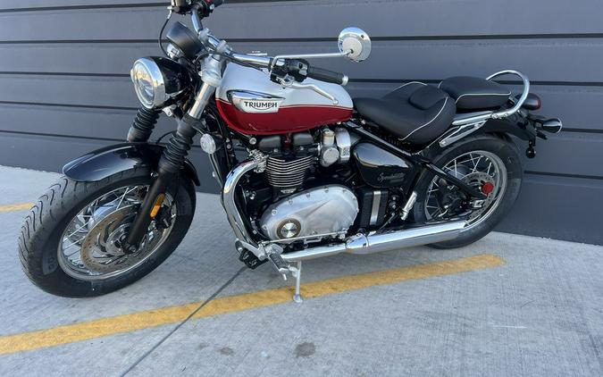 2025 Triumph Bonneville Speedmaster Snowdonia / Cranberry Red