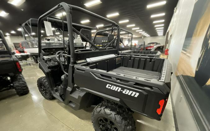 2024 Can-Am™ Defender DPS HD9