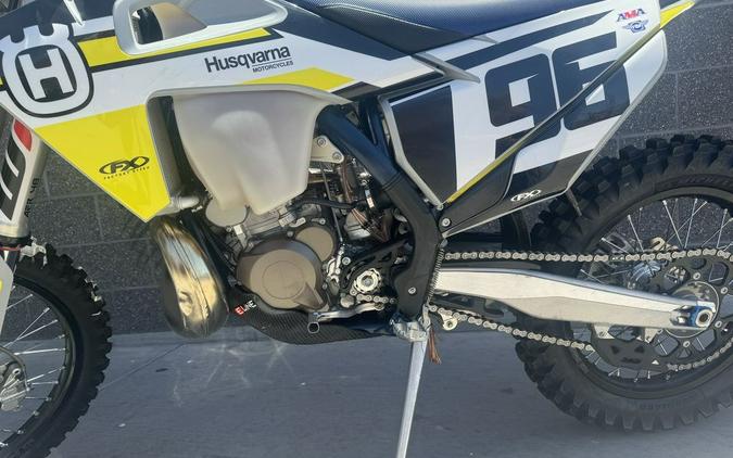 2019 Husqvarna® F2401S5