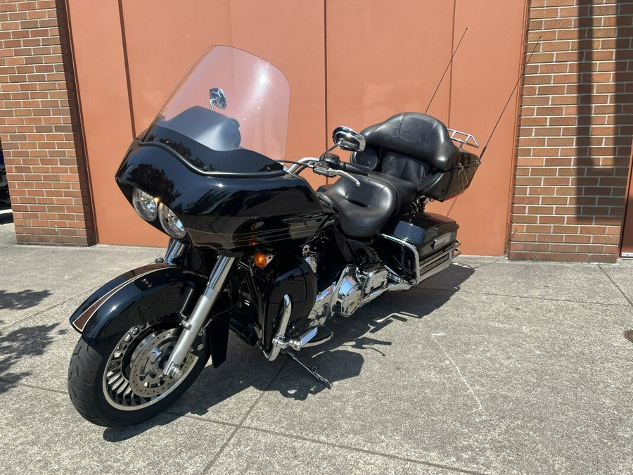 2012 Harley-Davidson Road Glide Ultra Vivid Black