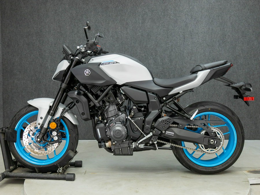 2025 YAMAHA MT-07
