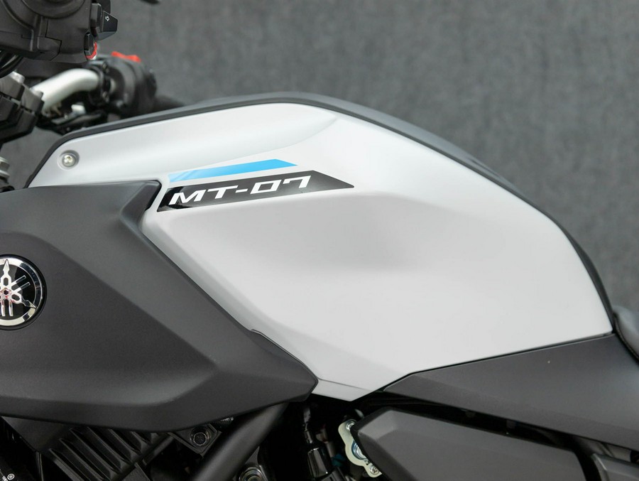 2025 YAMAHA MT-07