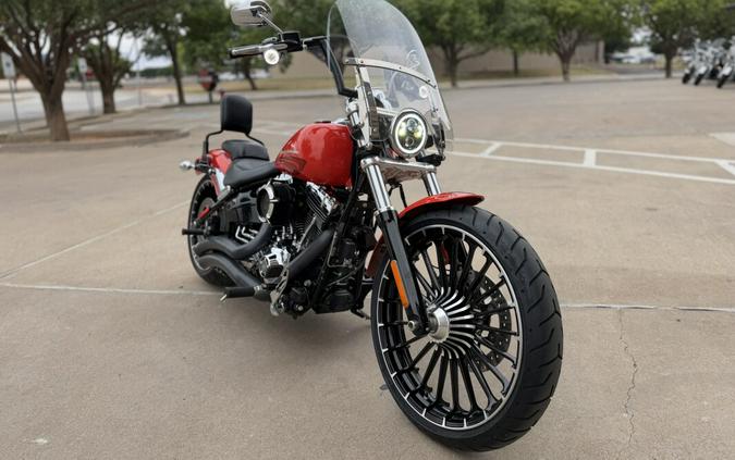 2017 Harley-Davidson® Breakout® Custom Colour Laguna Orange
