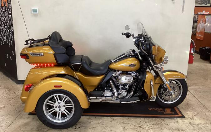 2023 Harley-Davidson Tri Glide Ultra Prospect Gold/Vivid Black FLHTCUTG