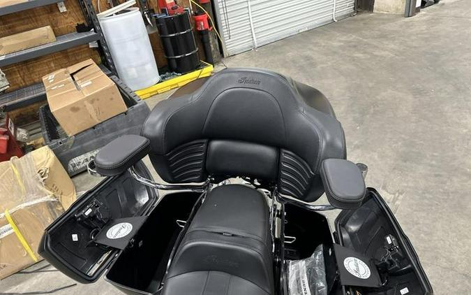 2020 Indian Motorcycle® Roadmaster® Dark Horse® Thunder Black Smoke