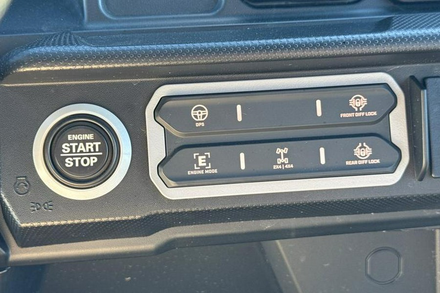 2026 Can-Am® SSV DEF MAX XT 65 HD11 CA 26