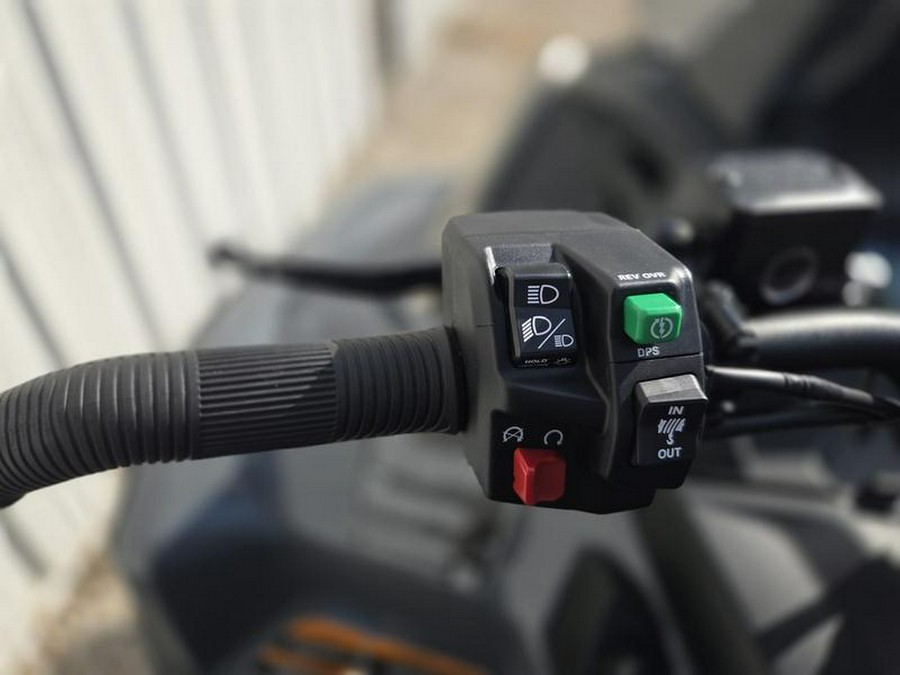 2026 Can-Am® Outlander X mr 1000R Granite Grey