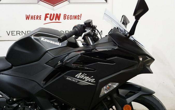 2026 Kawasaki Ninja 500 ABS Metallic Flat Spark Black