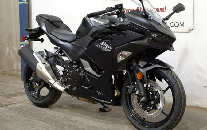 2026 Kawasaki Ninja 500 ABS Metallic Flat Spark Black