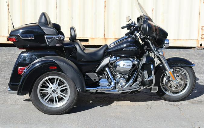 2019 Harley-Davidson Tri Glide Ultra FLHTCUTG