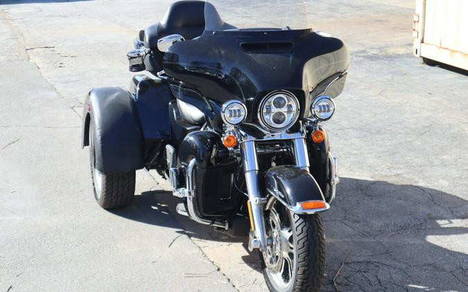 2019 Harley-Davidson Tri Glide Ultra FLHTCUTG