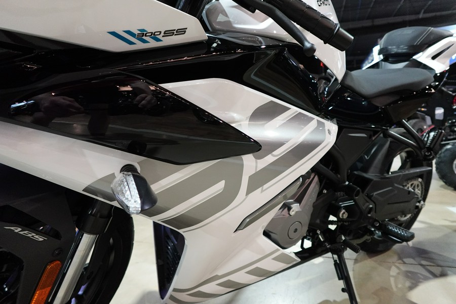 2026 CFMOTO 300SS