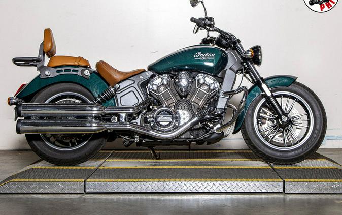 2019 Indian Scout Bobber vs. Triumph Bonneville Bobber Black: Comparison Review