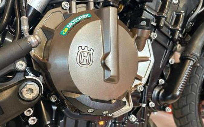 2025 Husqvarna Svartpilen 801