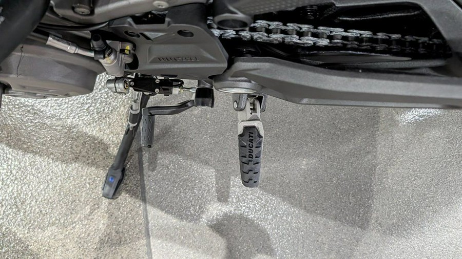 2025 Ducati MONSTER PLUS