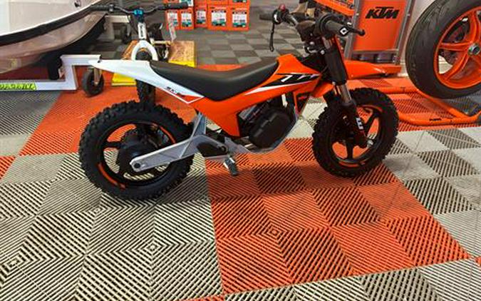 FIRST LOOK! THE ALUMINUM FRAMED 2024 KTM SX-E 2 IS COMING SOON