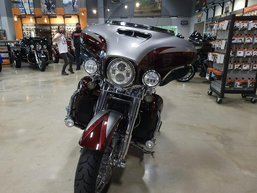 2015 Harley-Davidson® FLHTKSE - CVO™ Limited