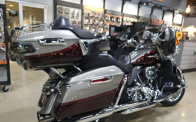 2015 Harley-Davidson® FLHTKSE - CVO™ Limited