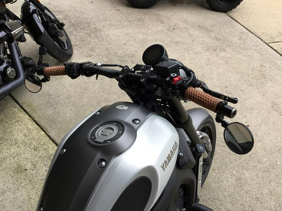 2016 Yamaha XSR900™