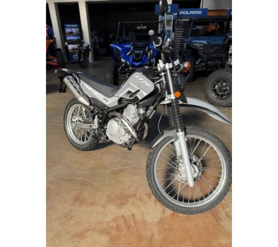2025 Yamaha XT250SC