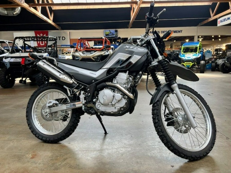 2025 Yamaha XT250SC