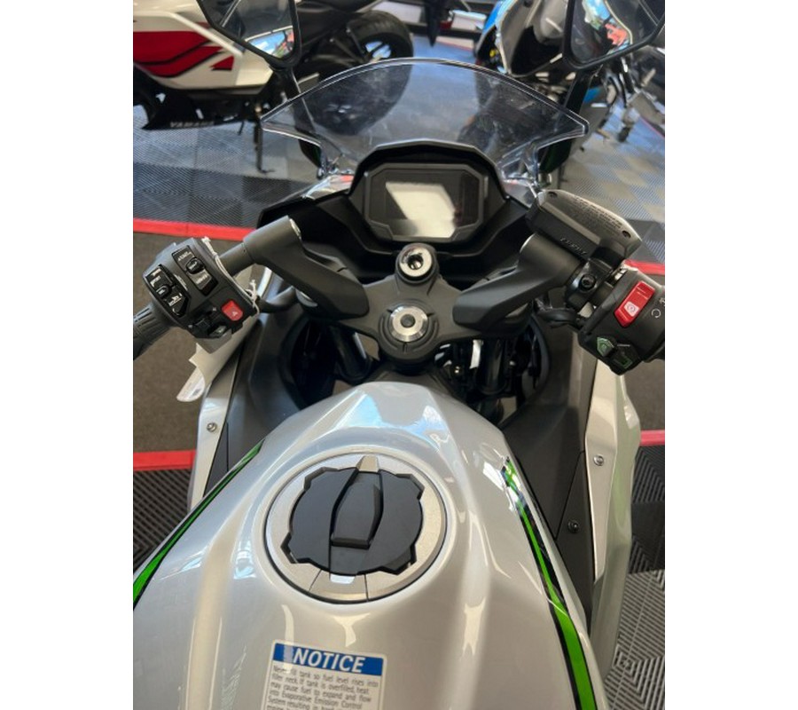 2024 Kawasaki Ninja 7 Hybrid ABS