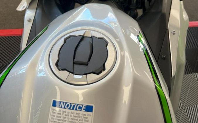 2024 Kawasaki Ninja 7 Hybrid ABS